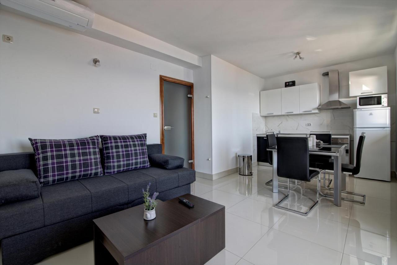 Apartments Maris Senj 2 Buitenkant foto