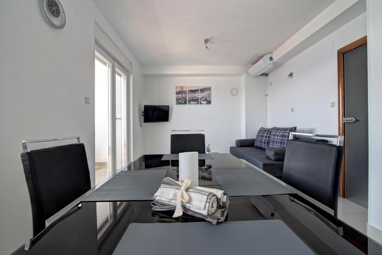 Apartments Maris Senj 2 Buitenkant foto